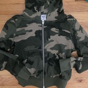 Aritzia TNA camo zip up. Worn once. Like new. 2xs